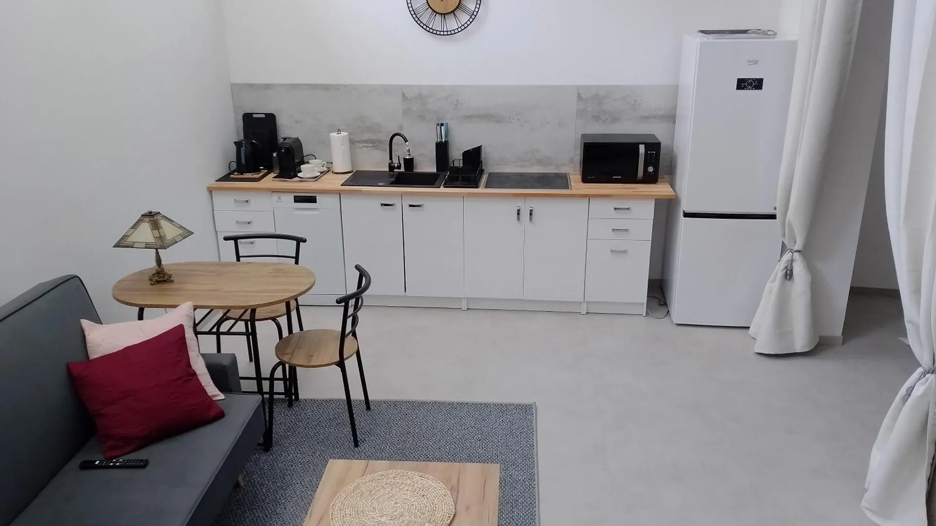 Guest house Studio Z Aneksem Kuchennym Z 1 Sypialnia Warsaw Poland