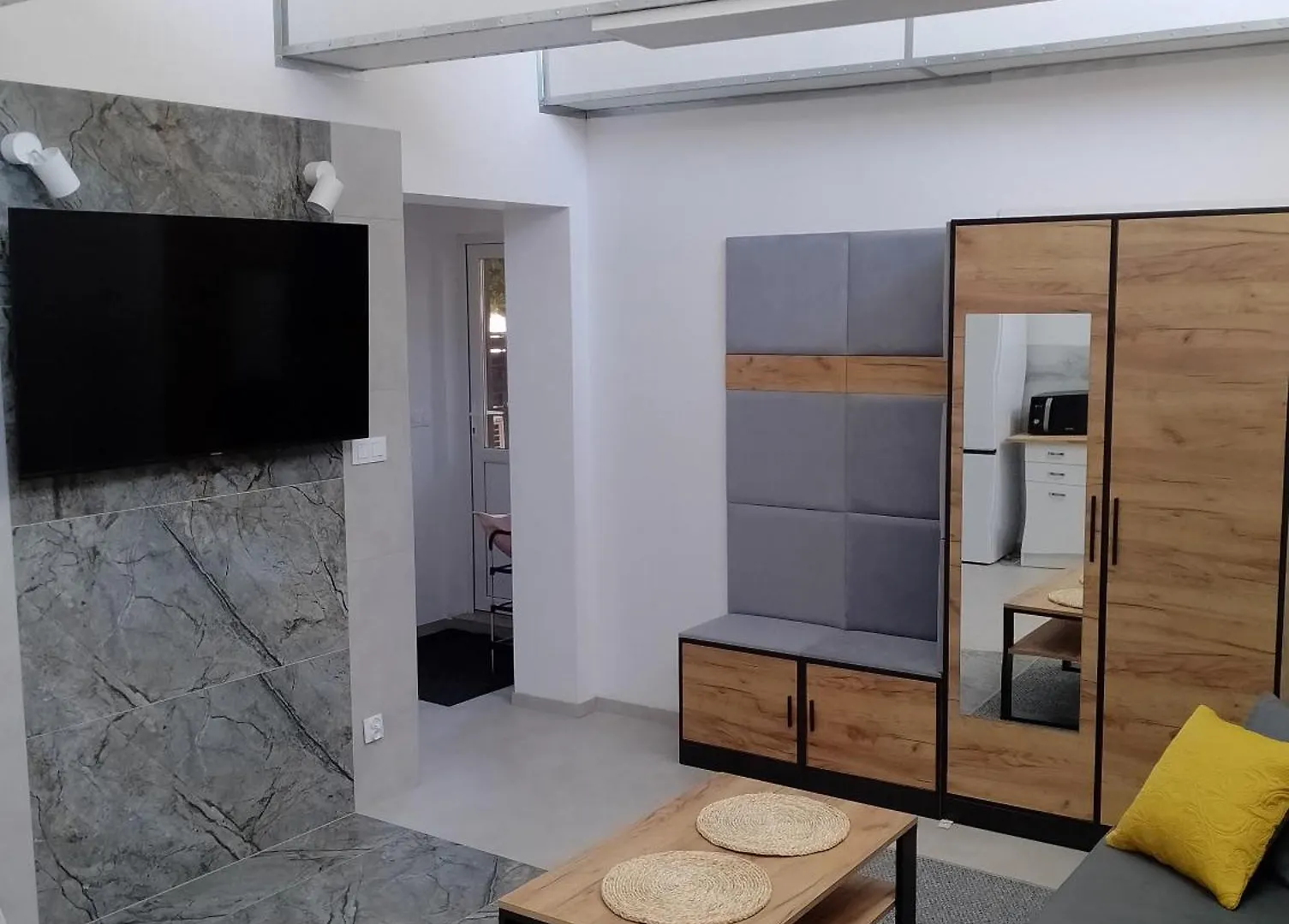 Studio Z Aneksem Kuchennym Z 1 Sypialnia Warsaw